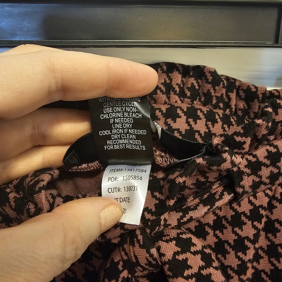 Torrid Pink and Black Houndstooth Joggers - Picture 9 of 10